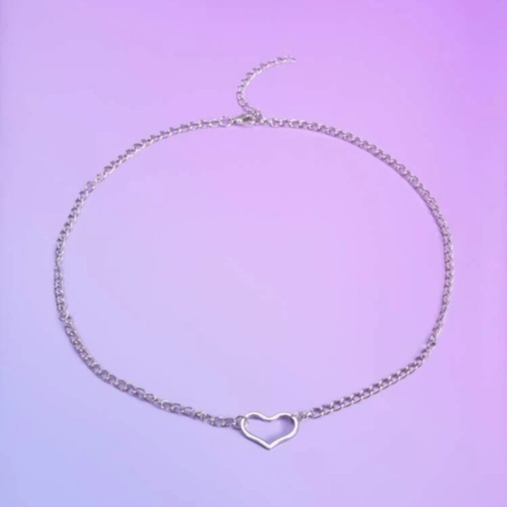 3/$30 🤍 Heart Choker